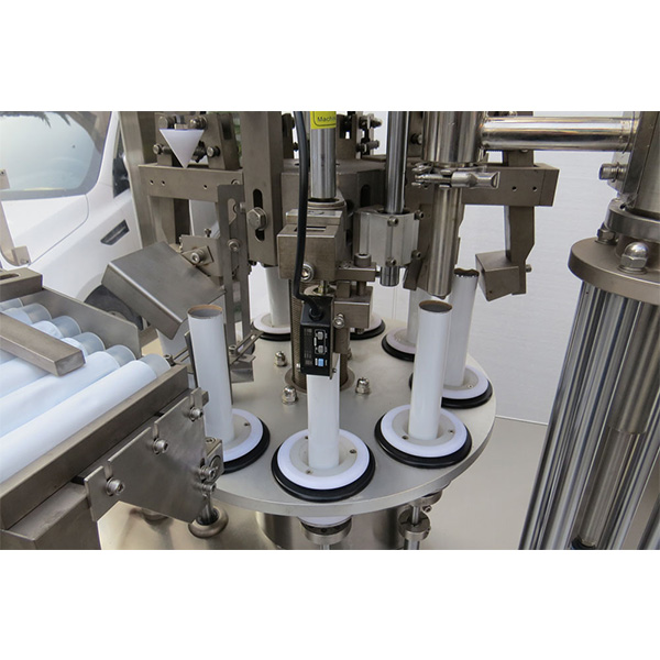 Автоматическая машина для наполнения и запайки мягких туб