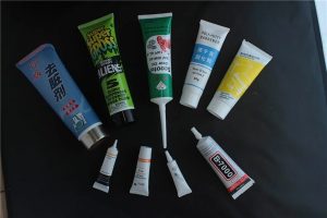 Ультразвуковая герметизирующая машина для наполнения косметических тюбиков